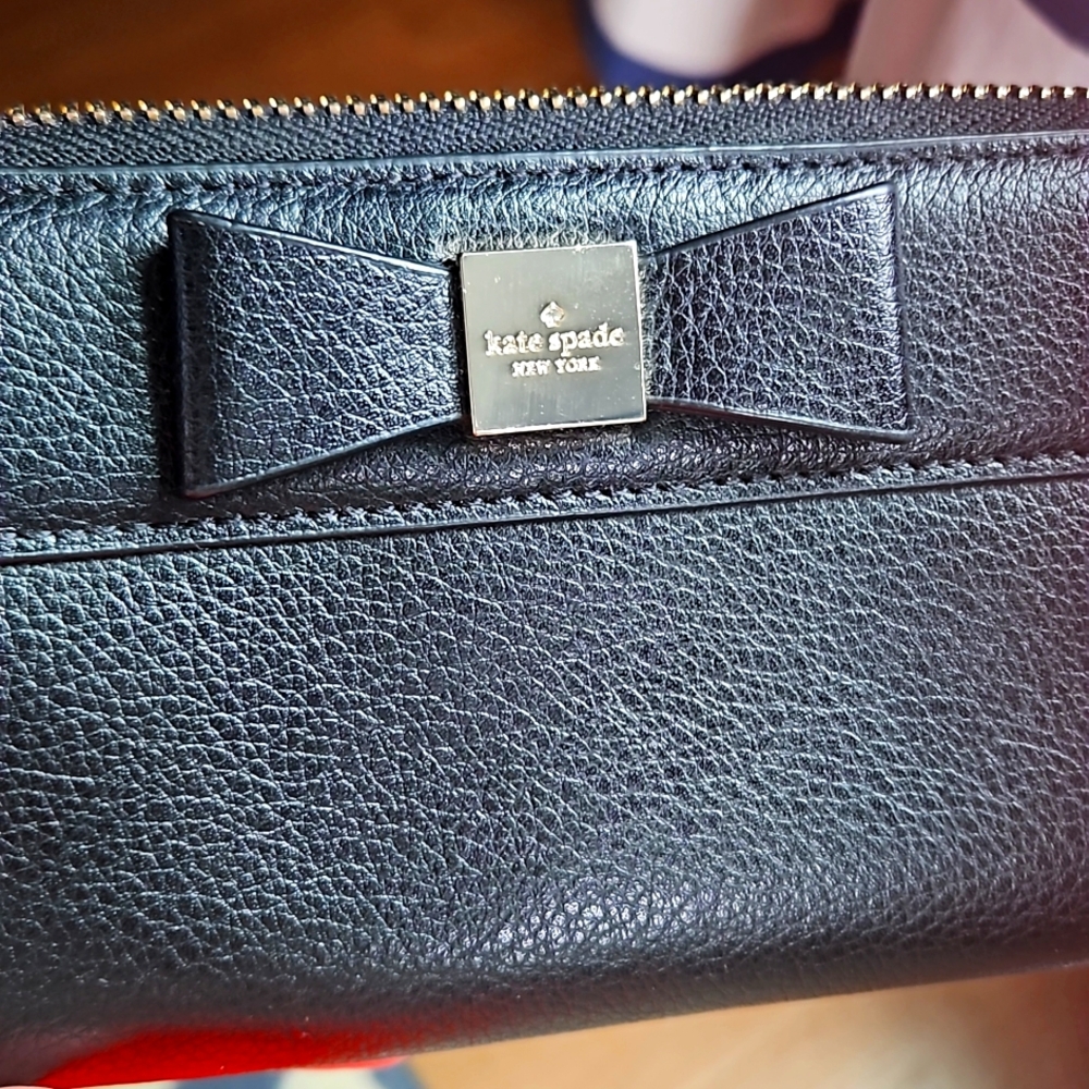 COPY - Kate spade zip wallet like new